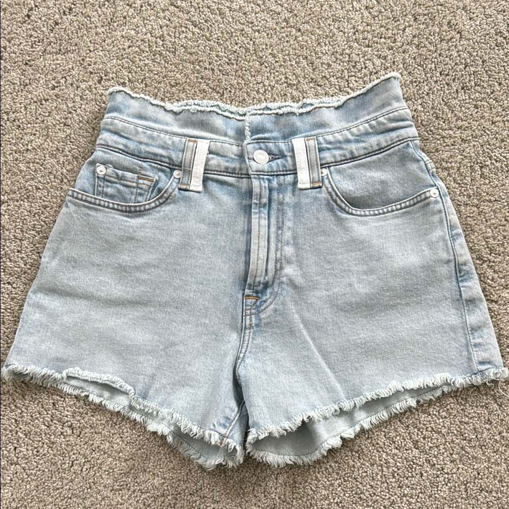 High-Rise Light Wash Denim Shorts - Light Blue